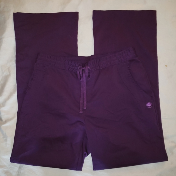 Healing Hands Scrub Set in Purple size Medium EUC - Picture 3 of 4